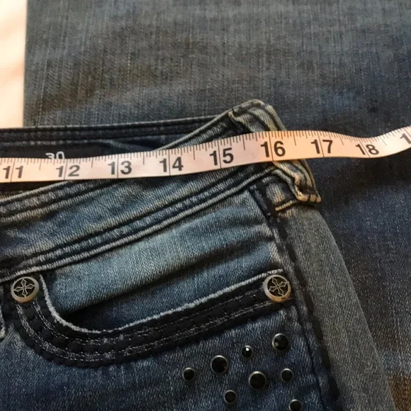 Affliction Jeans. Size 30. Smoke and pet free home - Picture 9 of 12